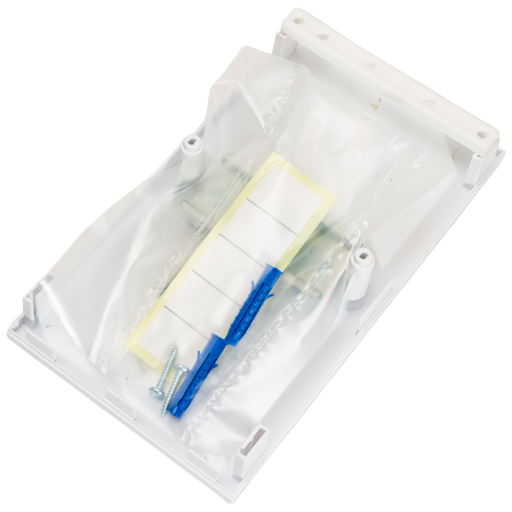 Щит распределительный GENERICA ЩРН-П, 4 модуля, навесной.